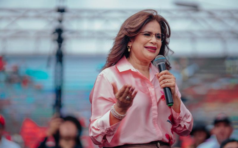 Rixi Moncada faces decline in polls due to economic discourse